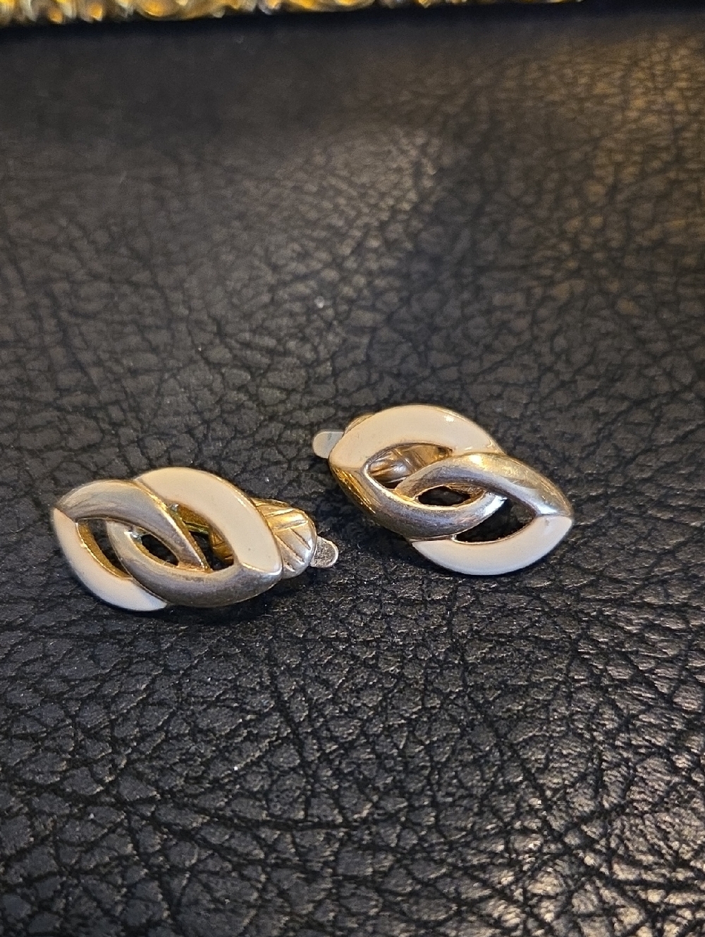 Vintage Trifari Beige And Goldtone Interlocking Clip-On Earrings